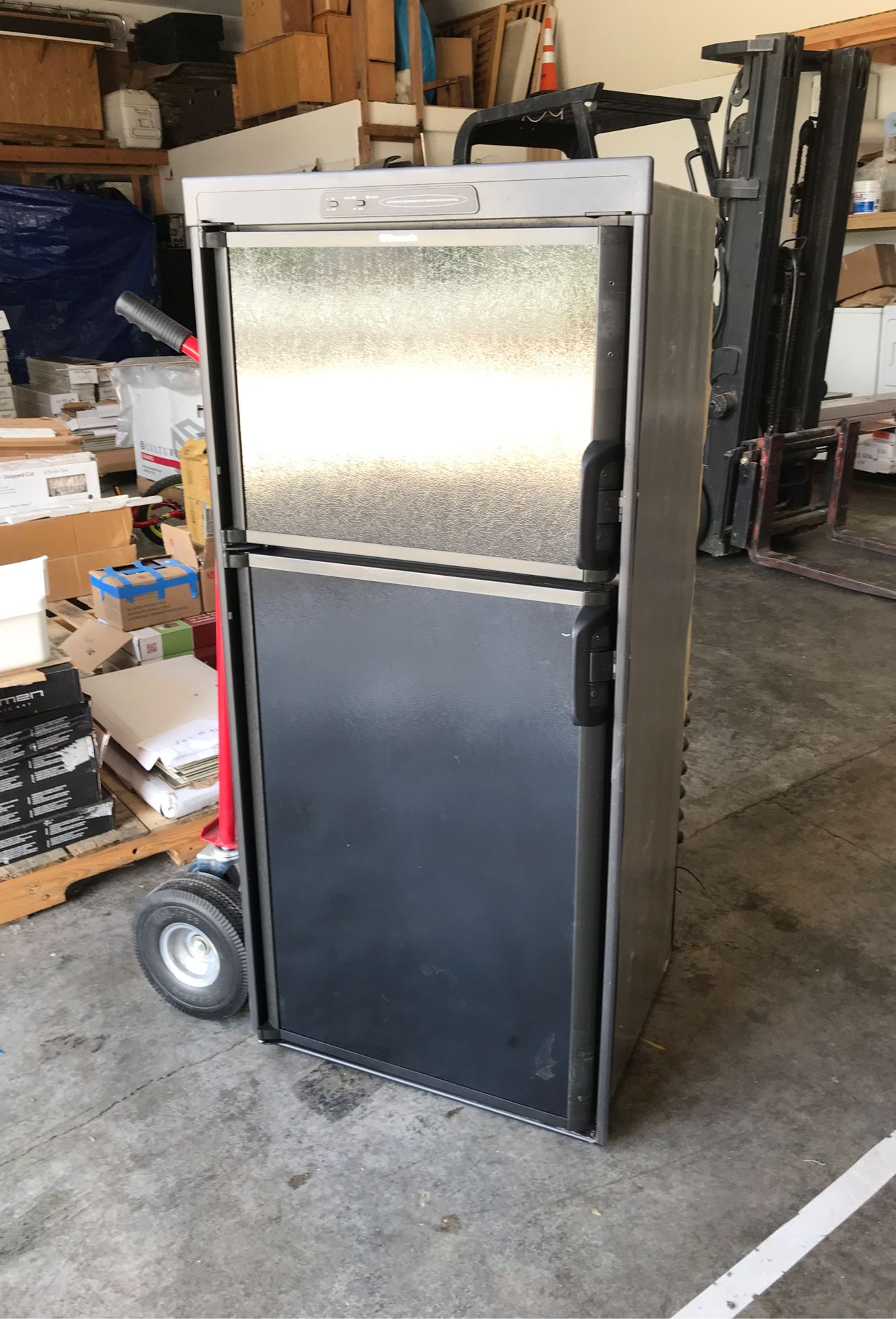 Dometic DM 2652 Refrigerator for Sale in West Stayton, OR OfferUp