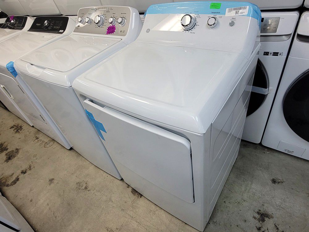New GE Top Loading Washer And New Electric 220volt Dryer Set 