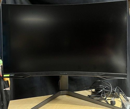 27” Curved G7 240HZ Monitor