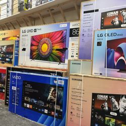 82" QLED SMART 4K ULTRA HDTV BY SAMSUNG Q7DA.  1 Year Warranty 