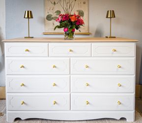 9 Drawer Dresser, White & Wood