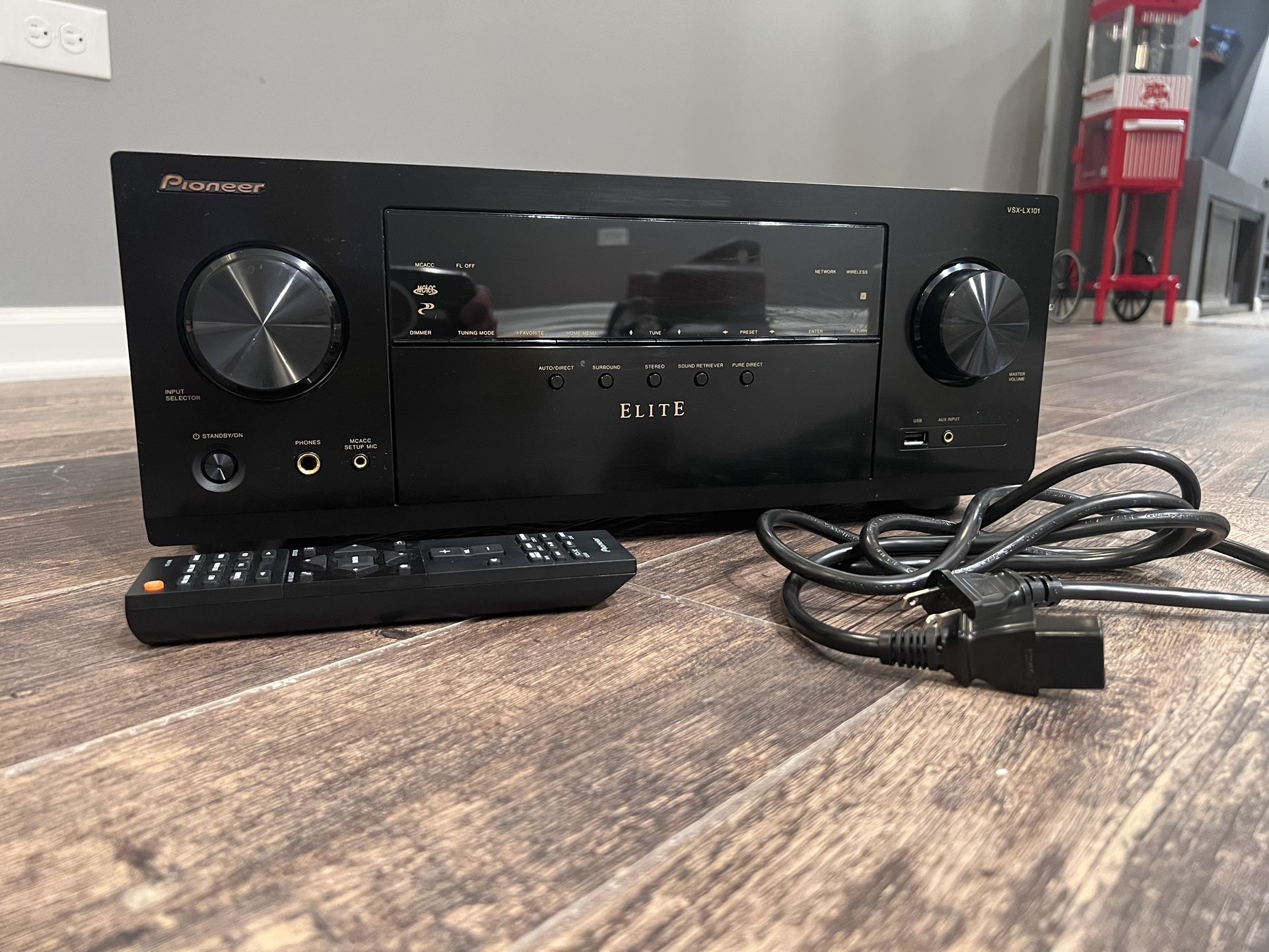Pioneer ELITE AV Receiver - VSX-LX101