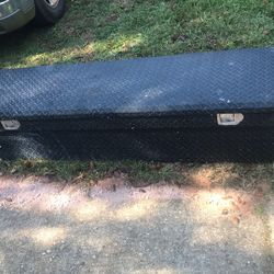 Truck Tool Box Off A 2004 Chevy Silverado (Aluminum)