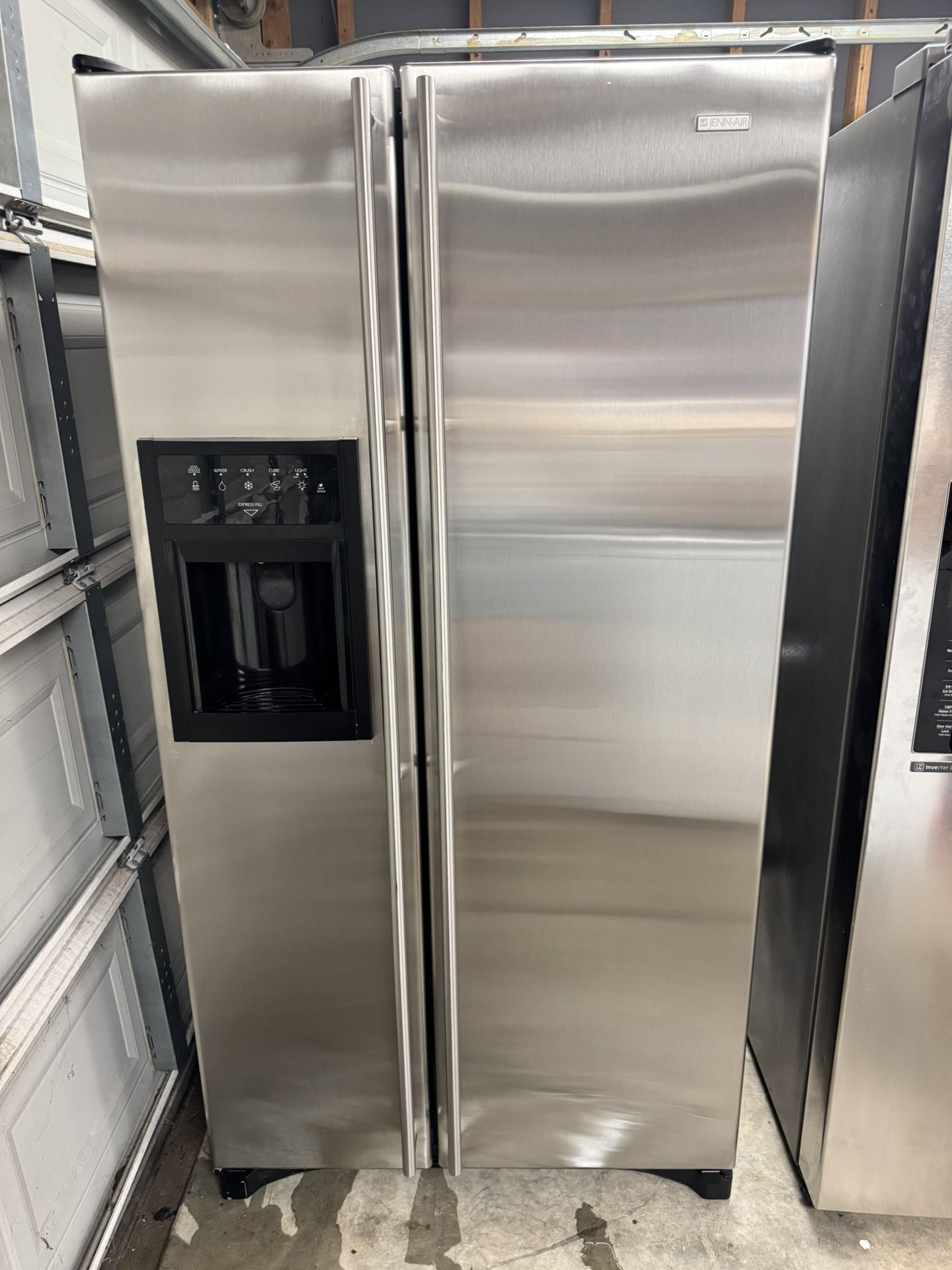 Refrigerator