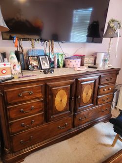 Queen bedroom set