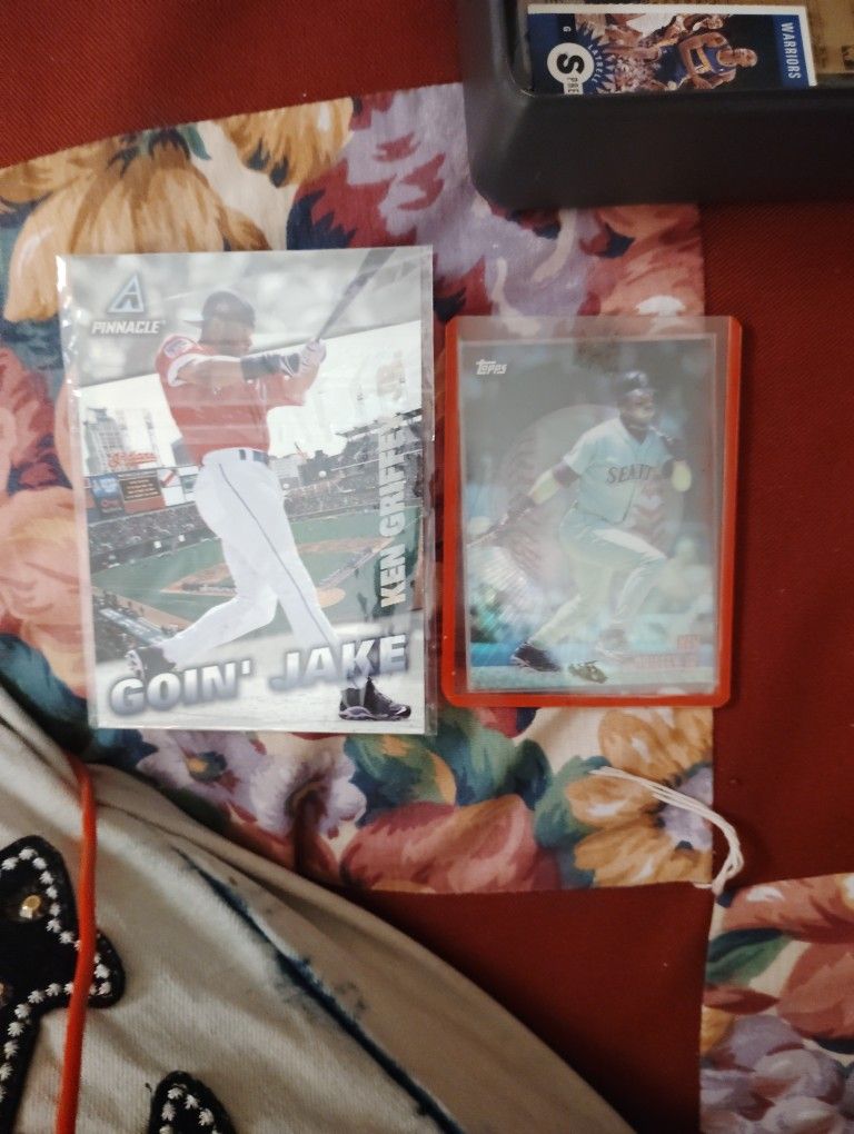 Pinnicle Giant Griffey 12of240,. Topps Ken Griffey Jr Baseball Card And