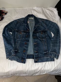 Men’s Small Clothing Bundle – Denim Jacket, Flannel, Streetwear