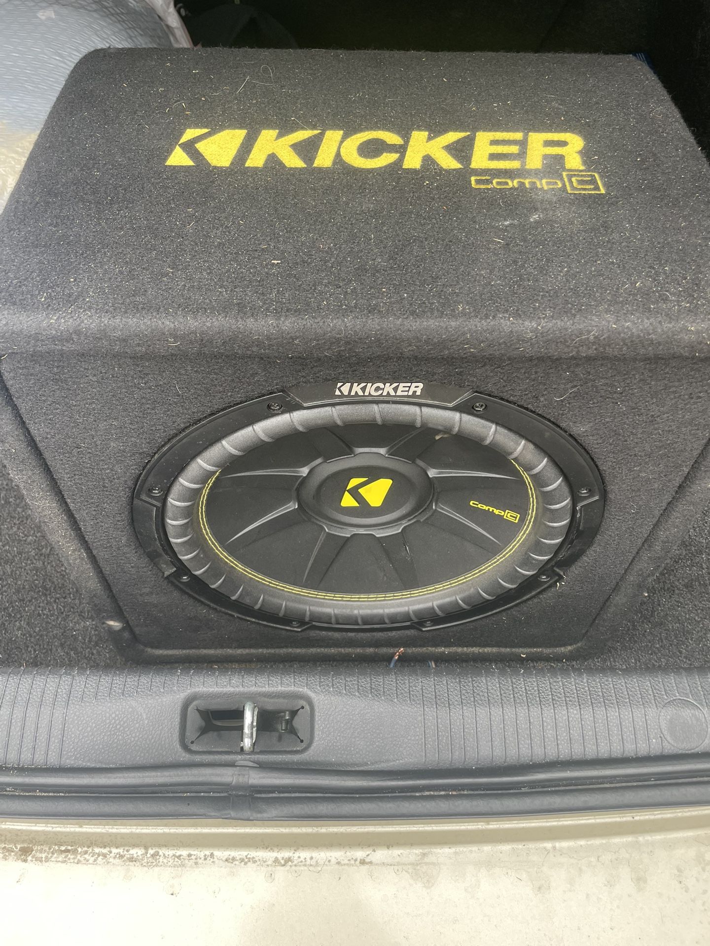 Kicker Sub 12” Vented