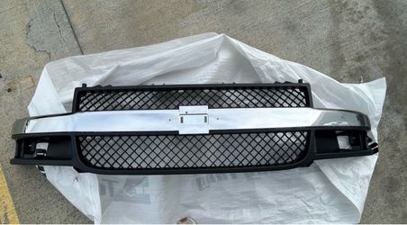 03-25 Chevy Express Van Grille