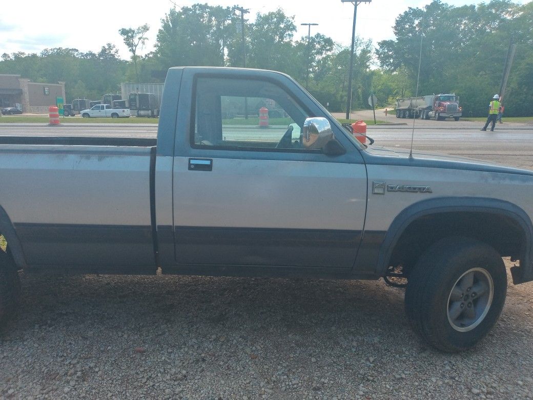 1987 Dodge Dakota