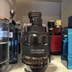 Spicebomb Viktor & Rolf EDT 3 0z 95% Full