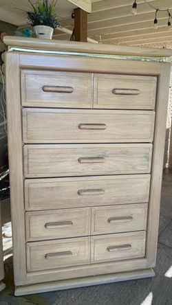 Gorgeous tall dresser all drawers work great condition