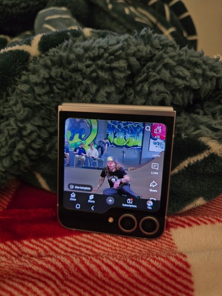 Galaxy Z Flip 6 With TikTok App