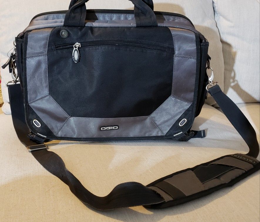 OGIO Classification 03507 Messenger Laptop Bag 