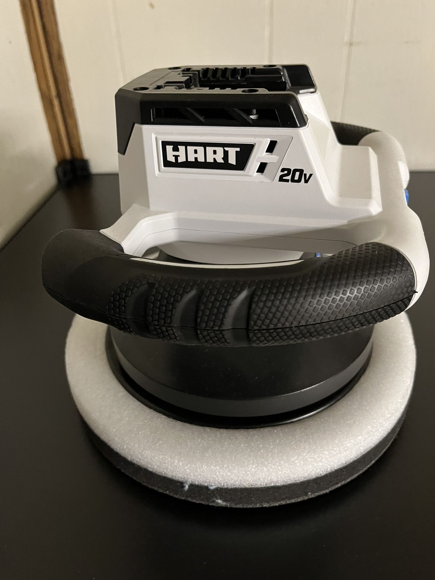 HART 20-Volt Cordless 10-inch Random Orbit Buffer (Battery Not Included)