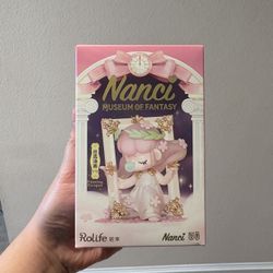 Damaged box Nanci Museum of Fantasy figure blind box.