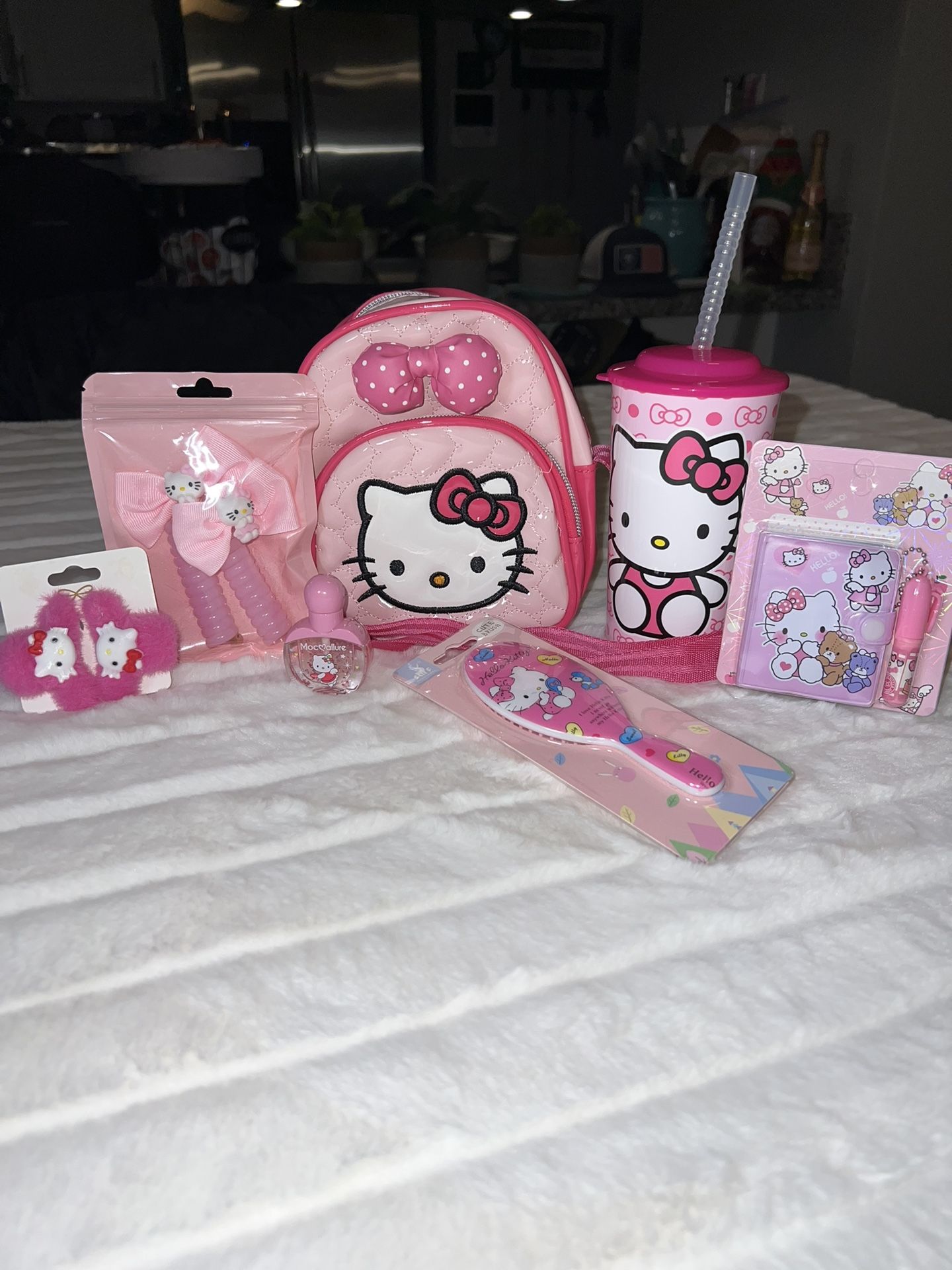 Hello Kitty Barbie Labubu