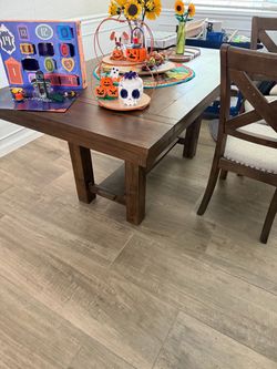 Farmhouse table