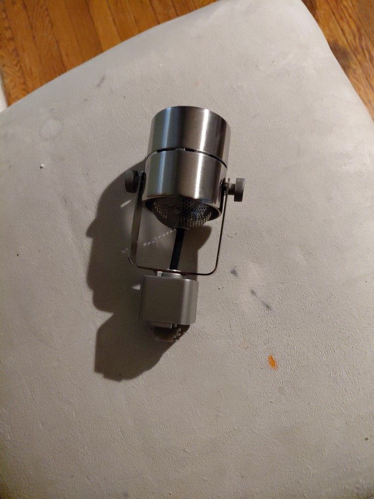 Track lighting heads.
I have nine