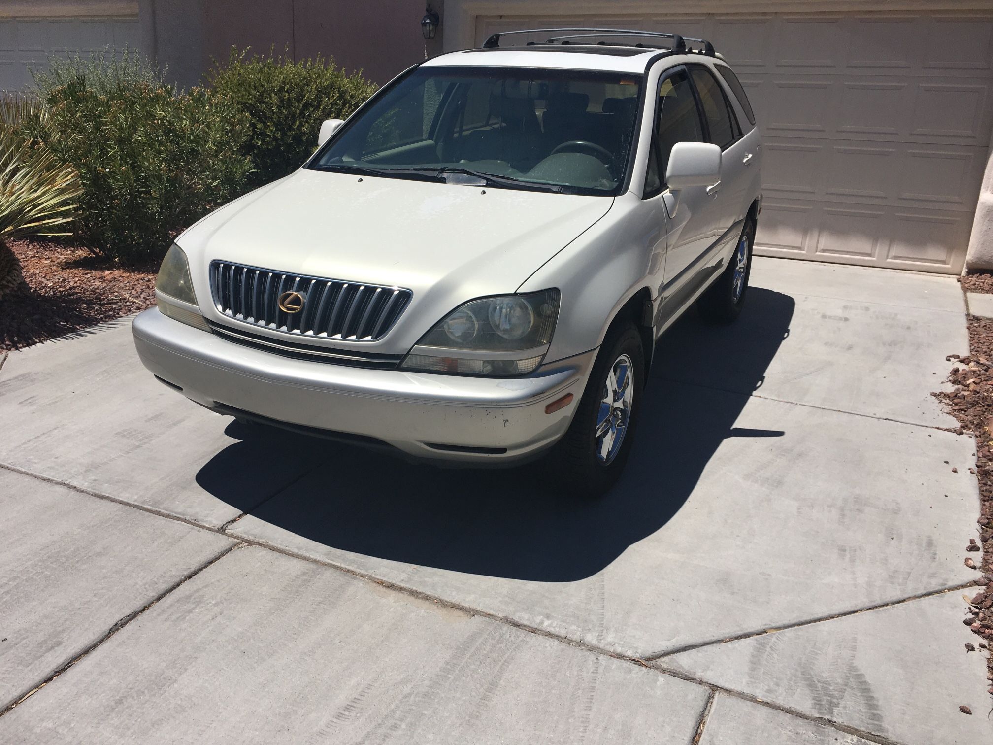 1999 Lexus Rx 300 for Sale in Las Vegas, NV - OfferUp