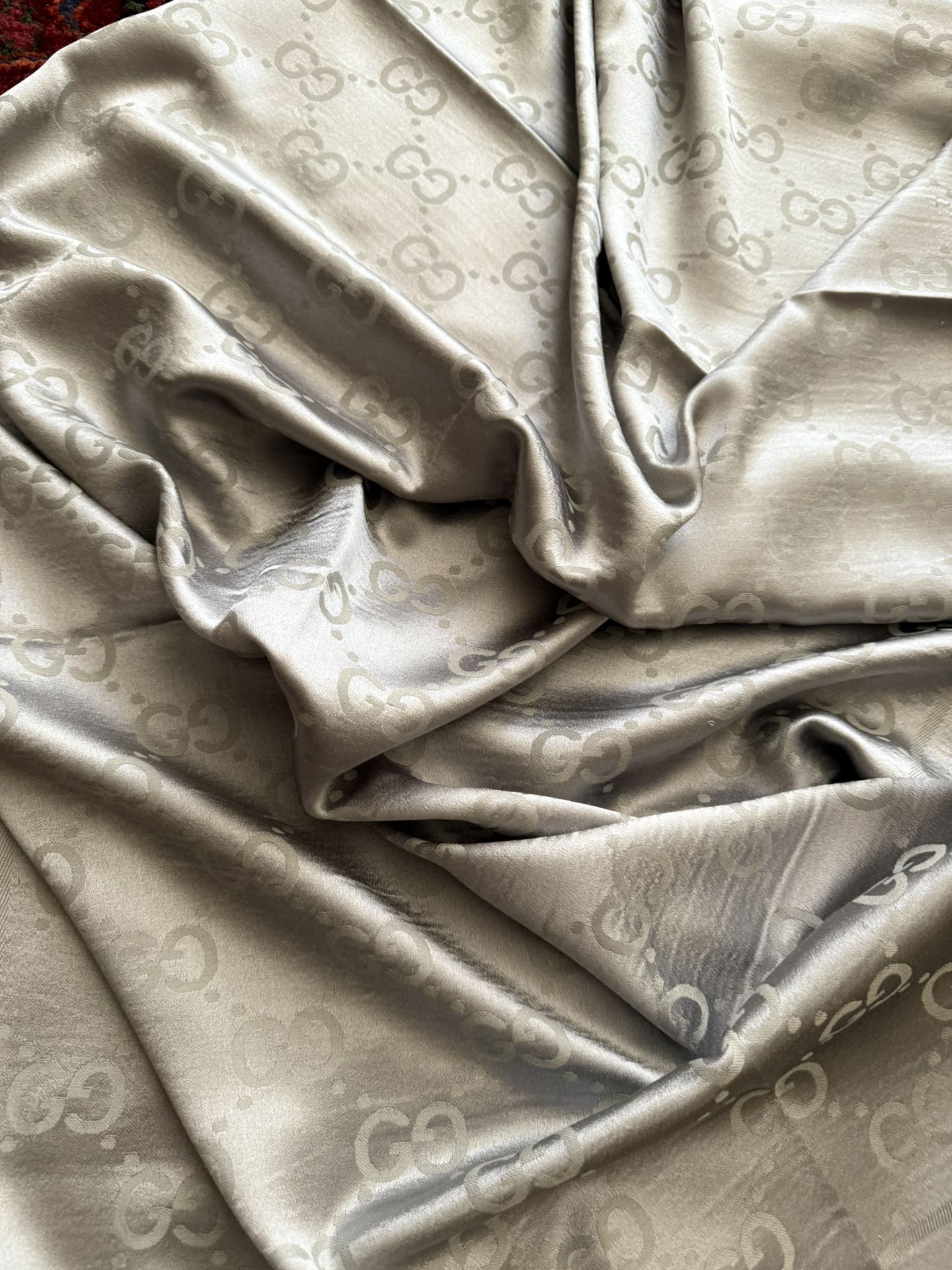 Authentic Gucci Silver Shawl Wrap Throw Gucci