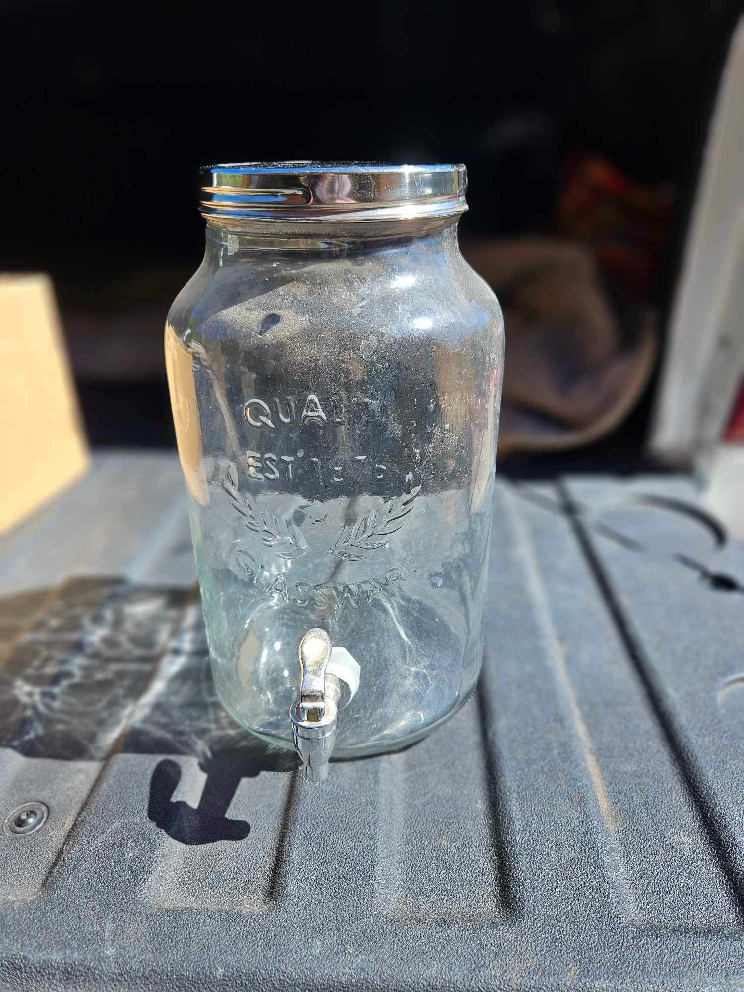 1 1/2 Gallon Beverage Dispenser