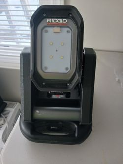 Rigid 18v Detachable LED