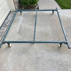 QUEEN SIZE METAL BED FRAME