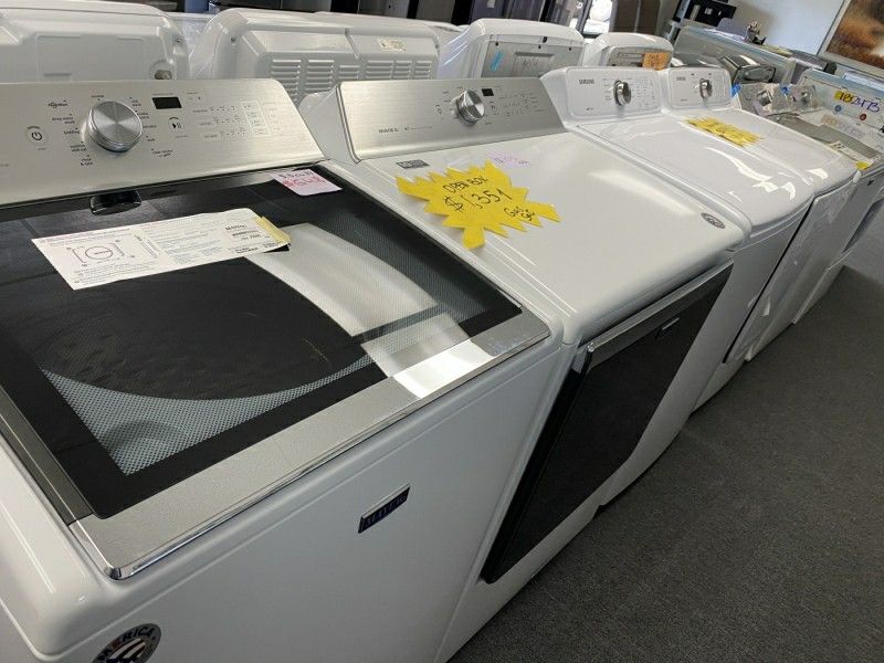 , Maytag & Whirlpool XL Washer And Dryer Set