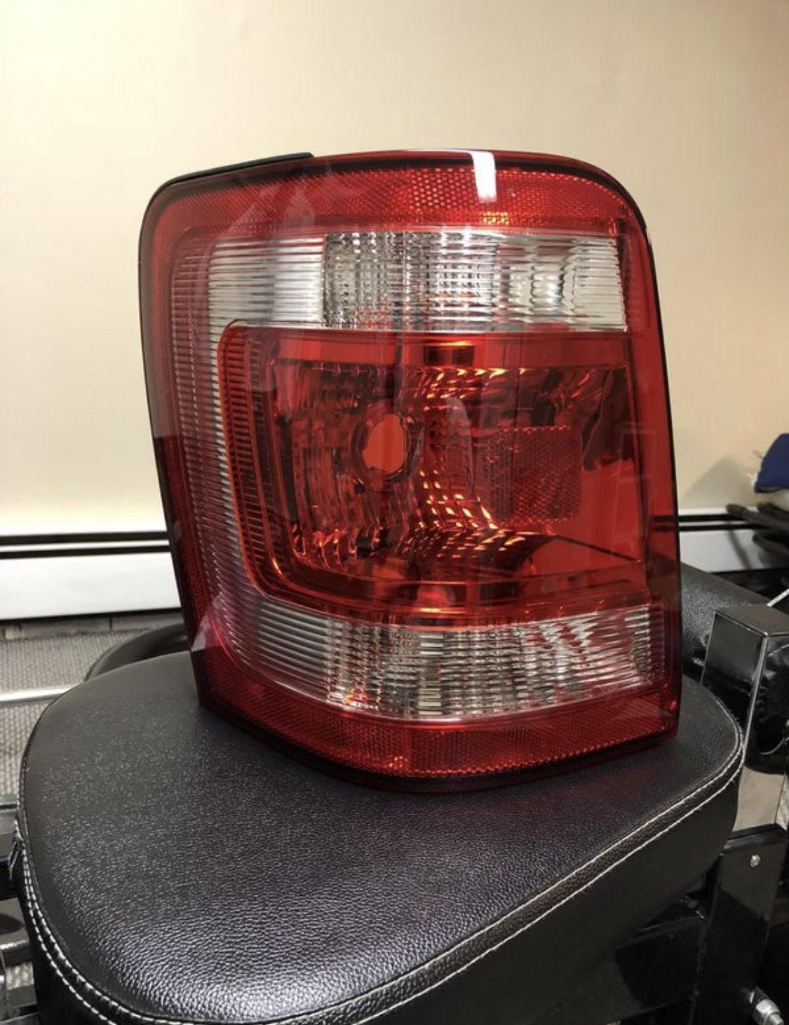 Ford Escape Ford Escape Left Replacement Tail Lamp Replacement