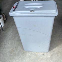 Container To Hold Papers For Shredding 