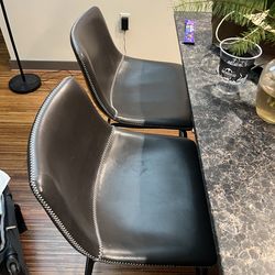 2 bar stools - great condition