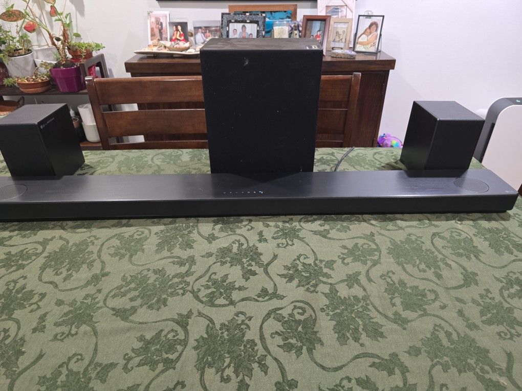 LG SN 11 RG Dolby Atmos & DTS 7.1.4 Soundbar