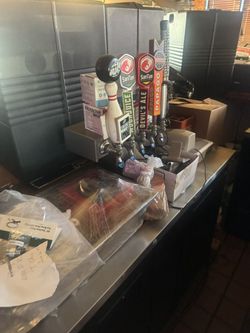 Kegerator, Everest EBD3 3-Keg with 5 Tap Tower, Working