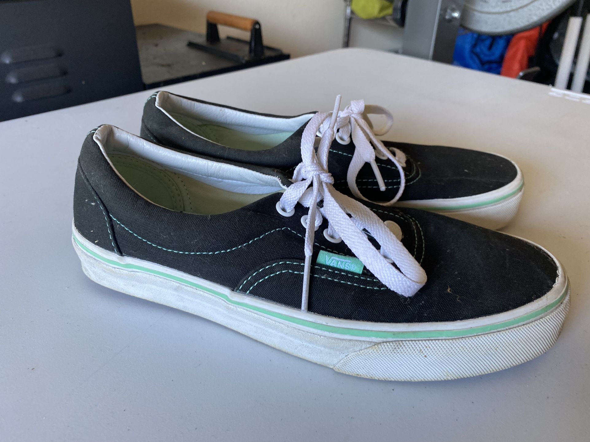 Vans 6.5 Mens or 8 Womens