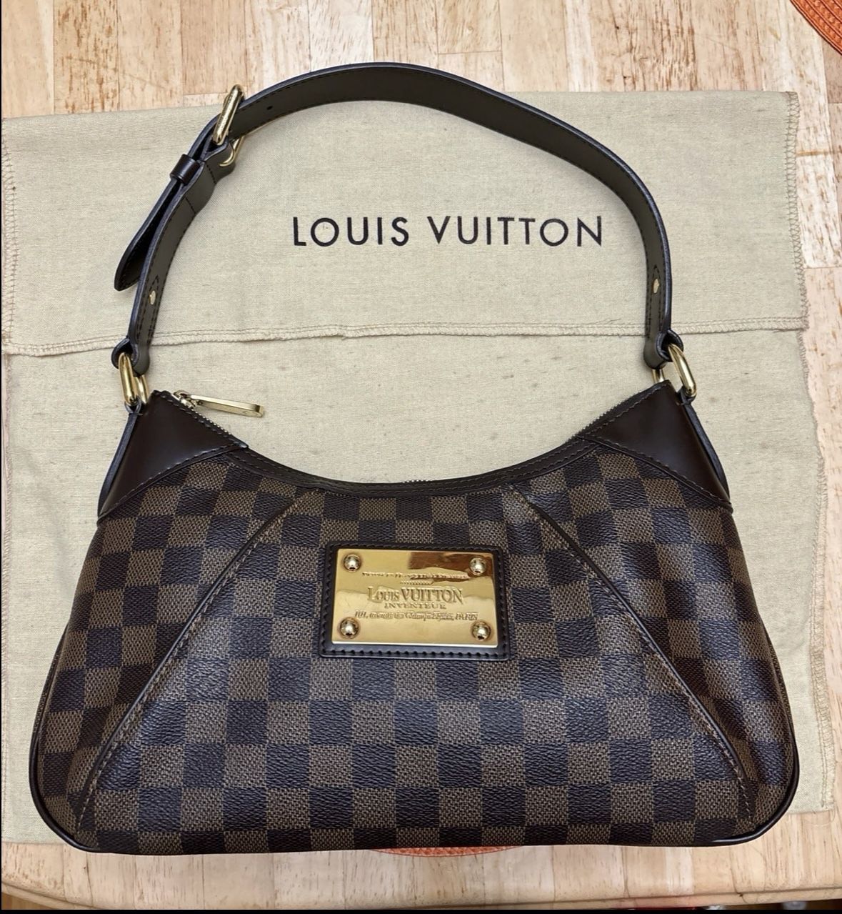 Authentic Louis Vuitton Thames PM Bag