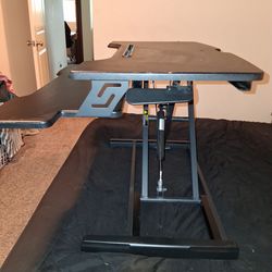 Noelse sit or stand desk