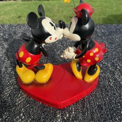 Mickey And Minnie Bobblehead Figures