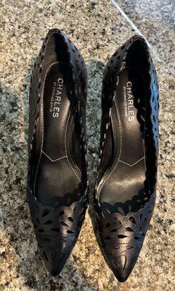 Charles by Charles David woman’s Black heals, pumps, dress shoes size 9
