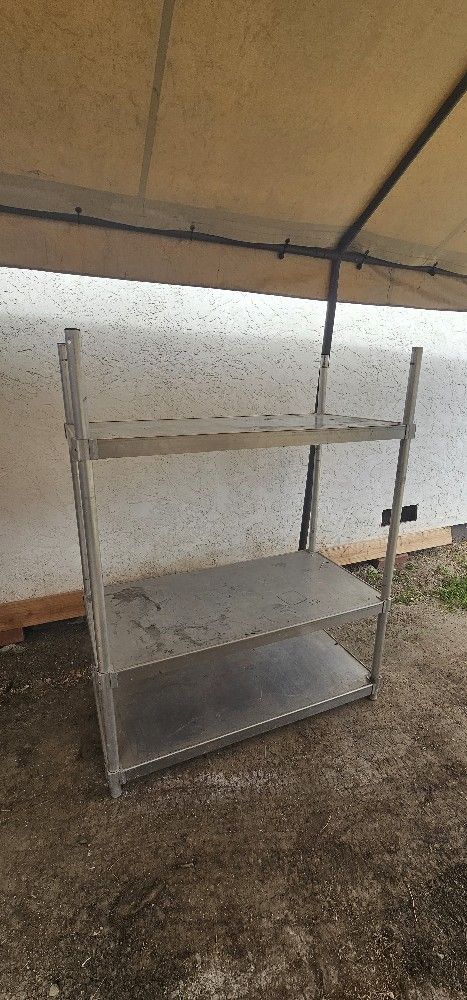 Metal Shelve/Shelving