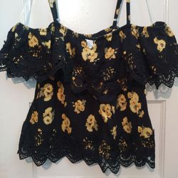 NEW BLACK FLORAL TOP Sz L