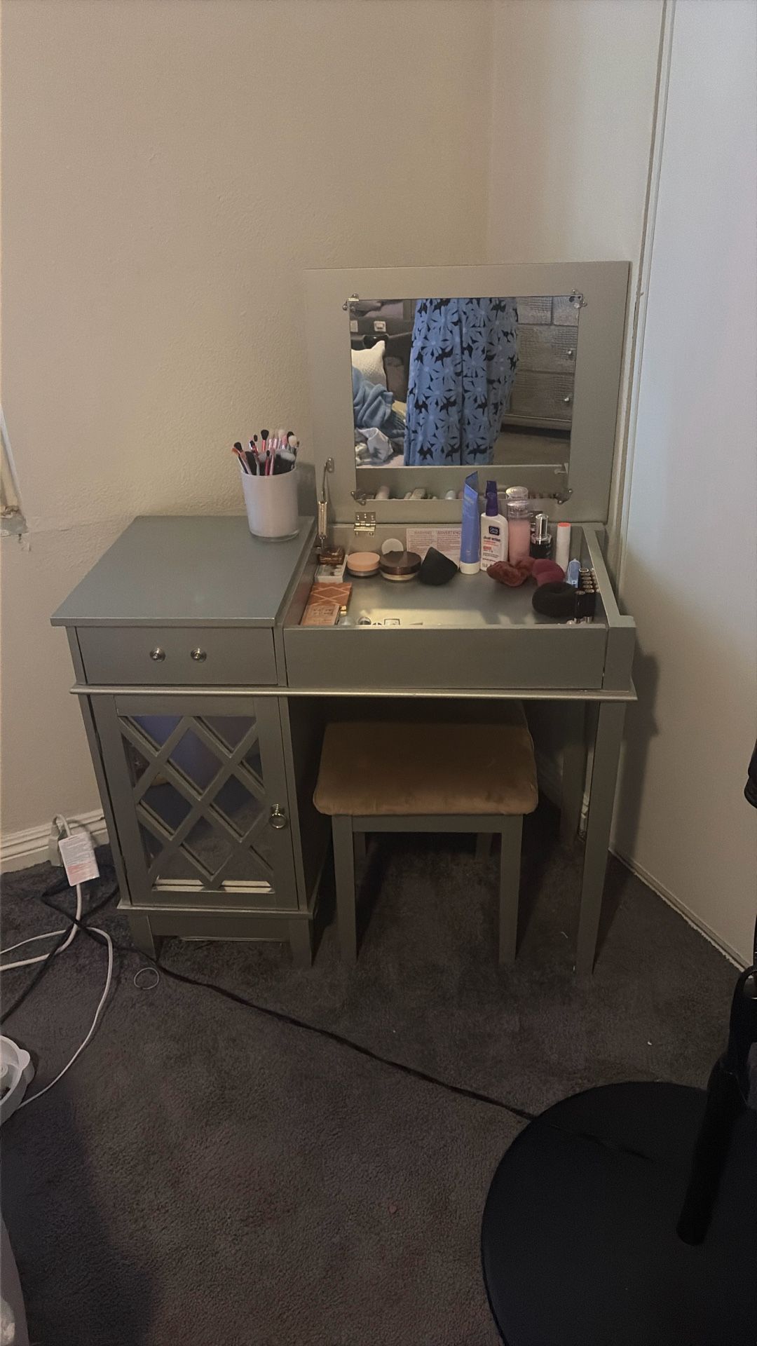 Makeup Vanity