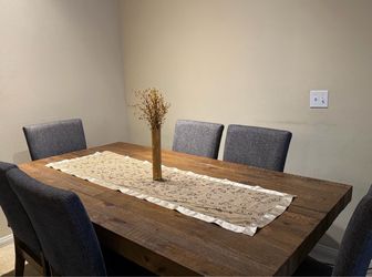 Rustic Reclaimed Wood Dining Table with 6 seaty