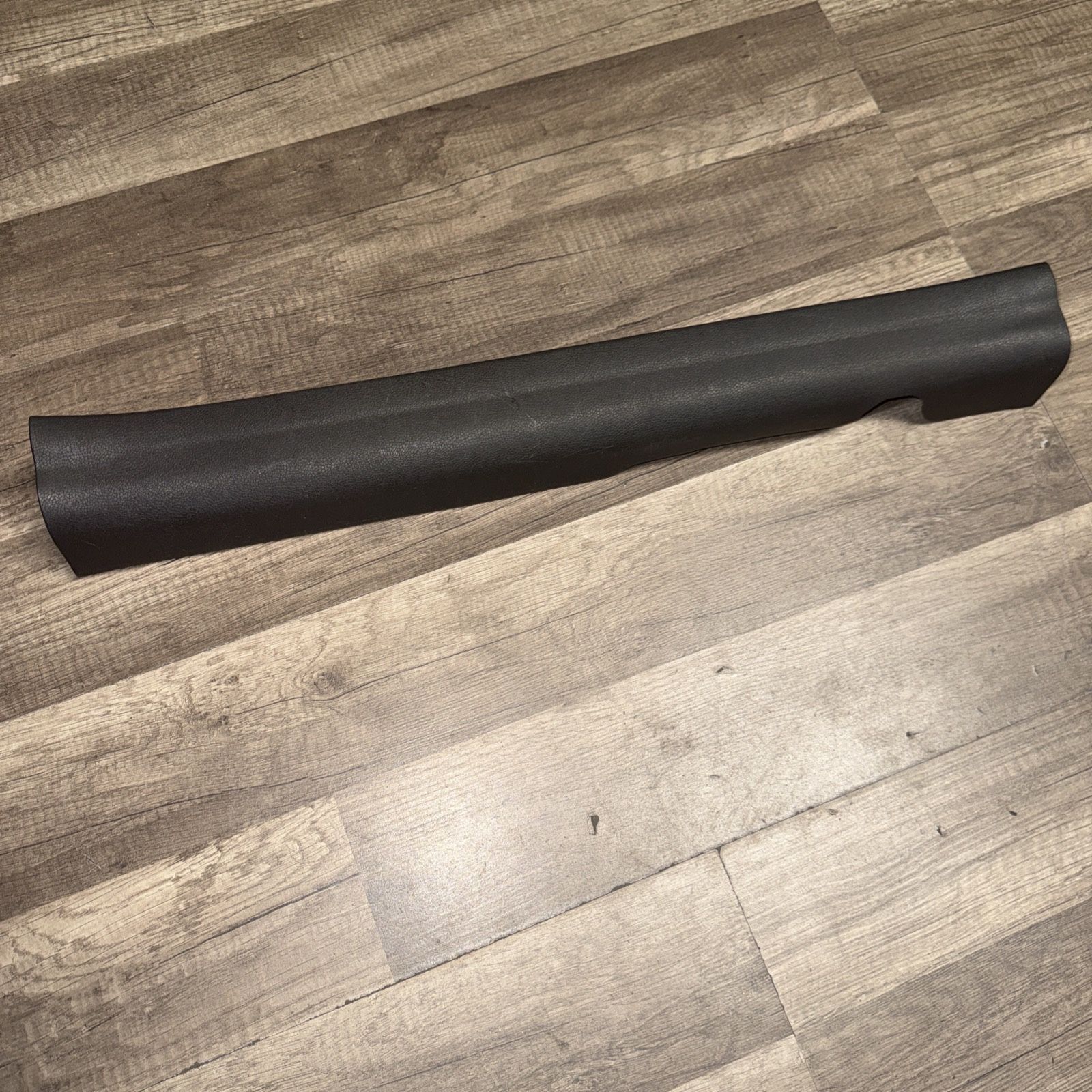 2011-2013 HYUNDAI ELANTRA FRONT PASSENGER INTERIOR SCUFF STEP PAD PLATE OEM