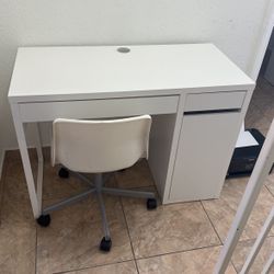 Desk And Chair 