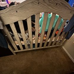 Baby crib 