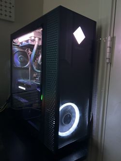Gaming PC- RTX 3060 Ti • Ryzen 7 5800X • 16GB RAM - Runs Everything Smoothly