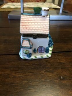 Small house box