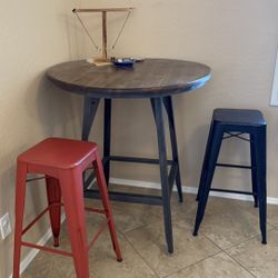 Bar Stools and table! 