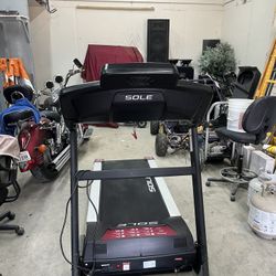 SOLE Treadmill 
